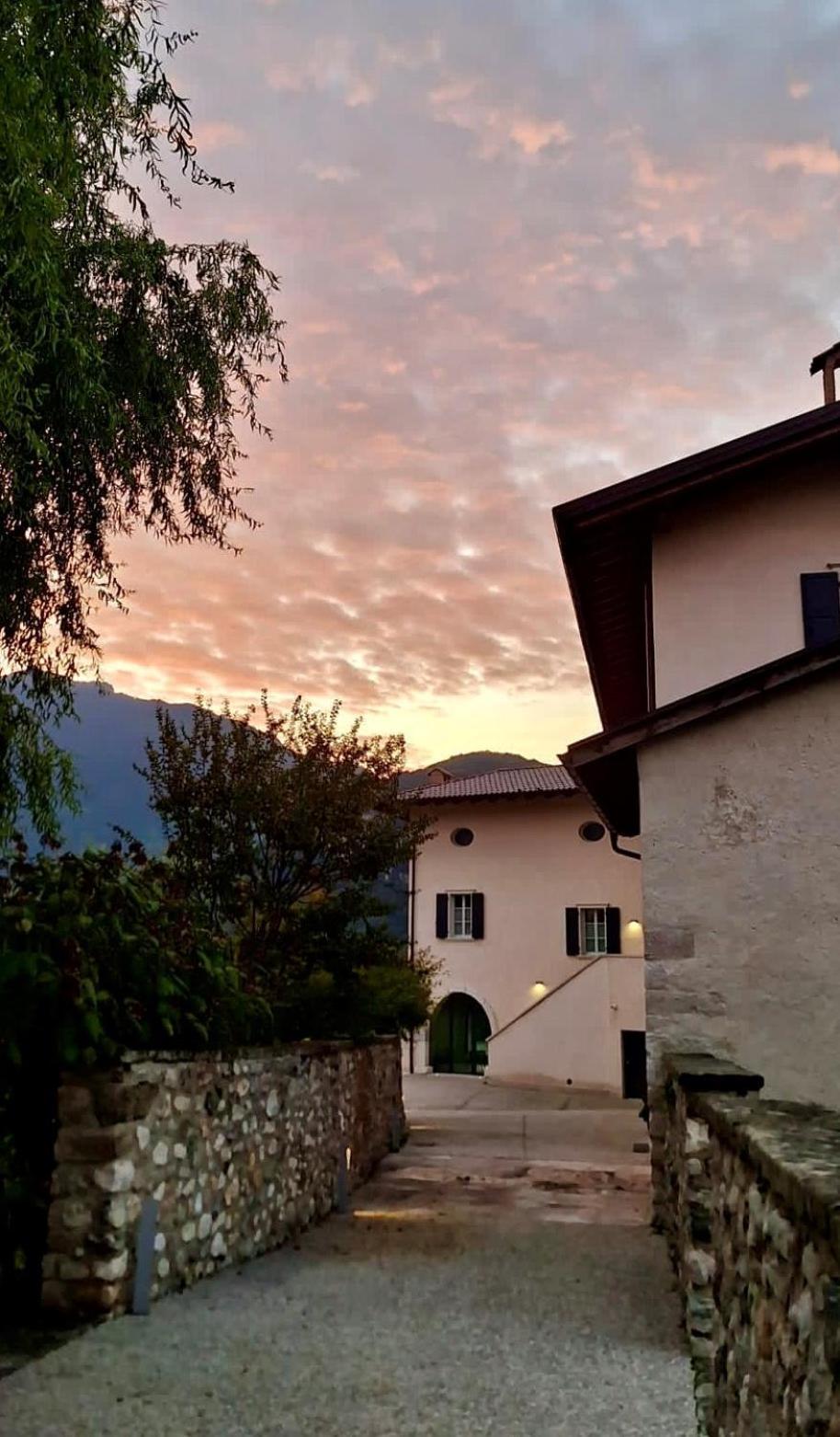 Borgo San Nazzaro Aparthotel Riva del Garda Exterior photo